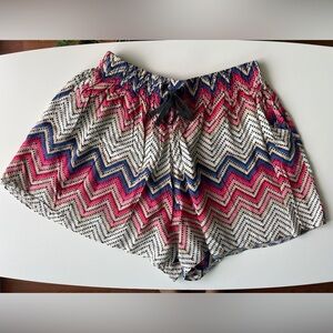 Women's Chevron Patterned Shorts